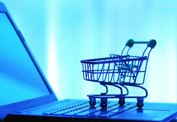 2025年微信朋友圈发布量较2021年峰值下降37%